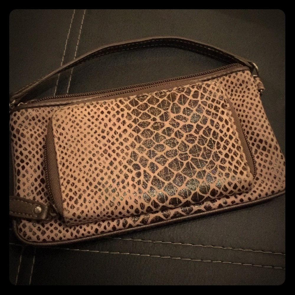 🎉 Pick 3 for $6 — SNAKE SKIN Wristlet. 💥LAST CHANCE💥